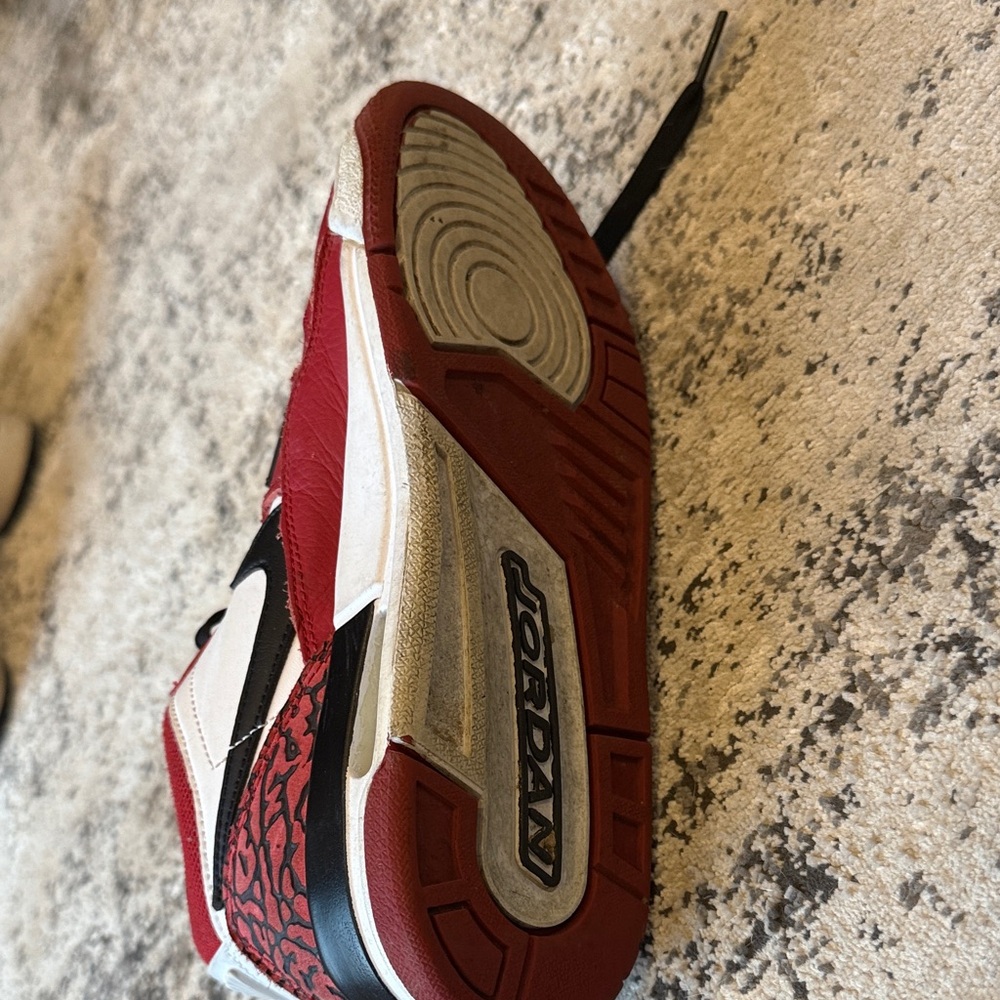 Nike Kids Sneakers in Red, White, and Black - Picture 4 of 6